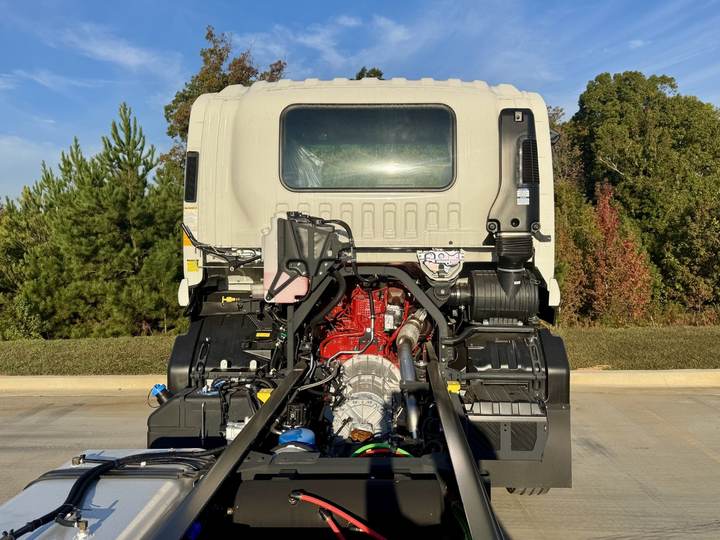 2027 Isuzu Ftr Cab and Chassis, exterior photo 4