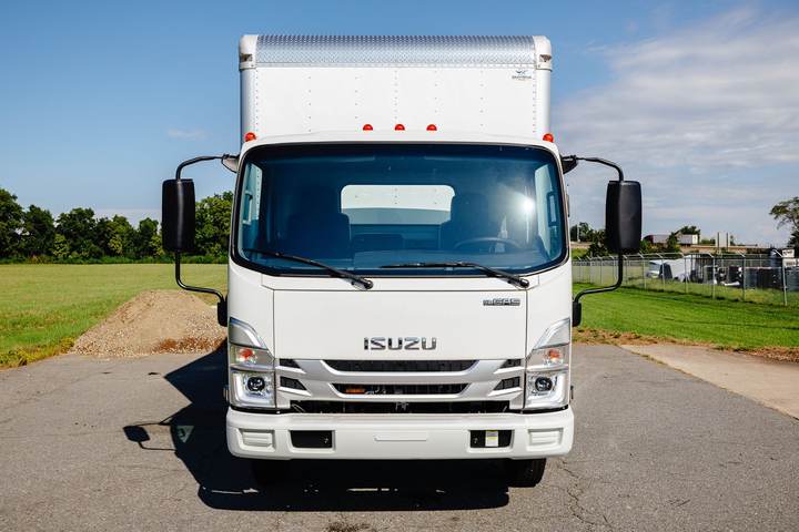 2027 Isuzu Npr Cab and Chassis, exterior photo 4