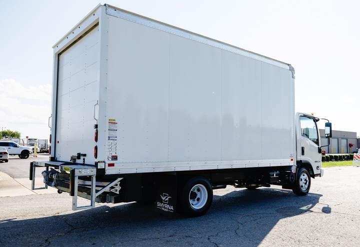 2027 Isuzu Npr Cab and Chassis, exterior photo 6