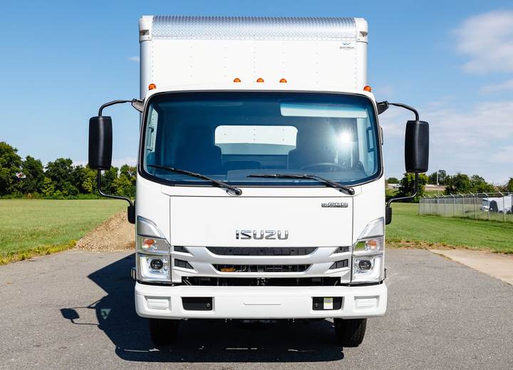 2027 Isuzu Npr Cab and Chassis, exterior photo 4