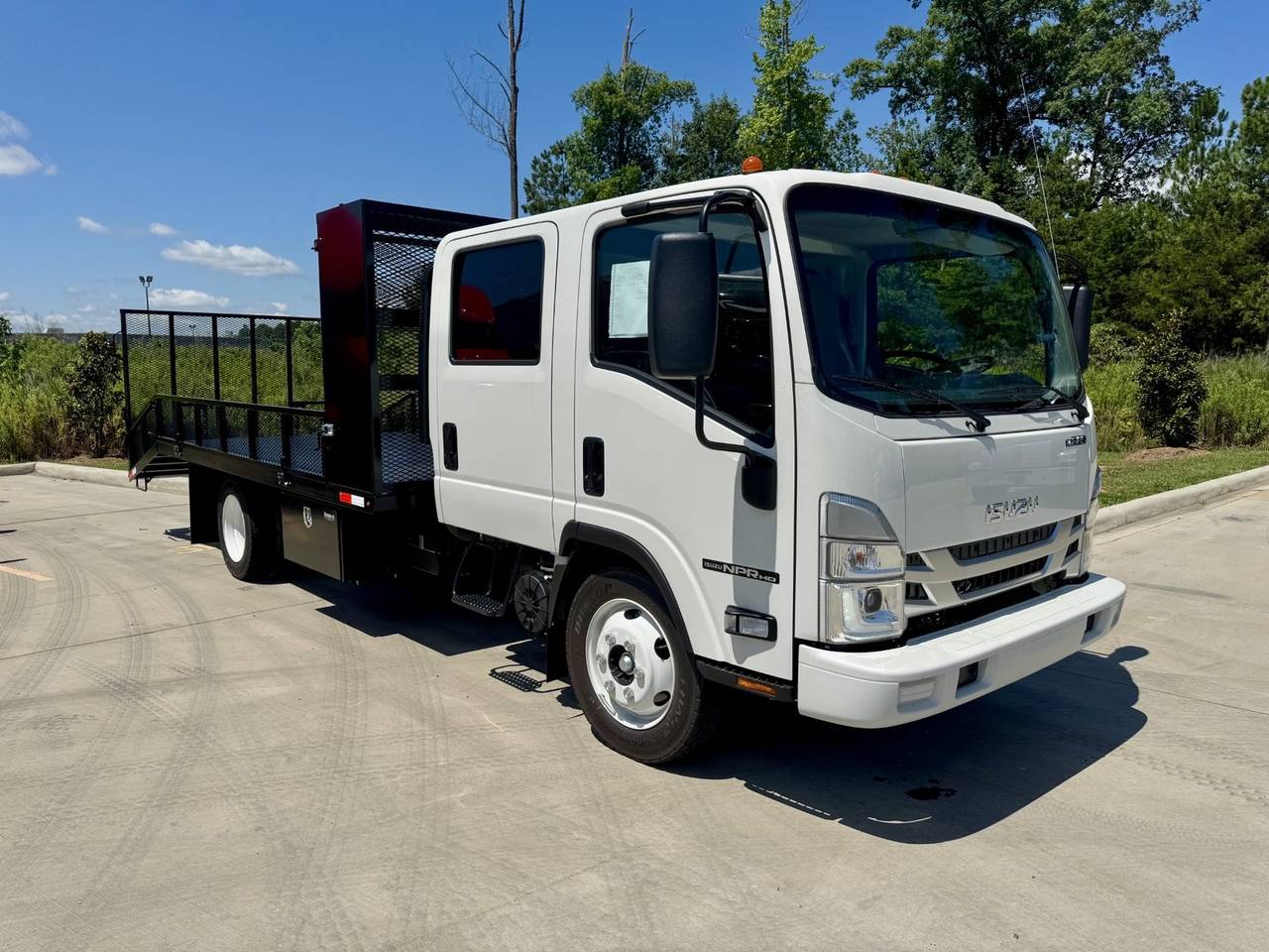 2027 Isuzu Npr-hd Cab and Chassis, exterior photo 1