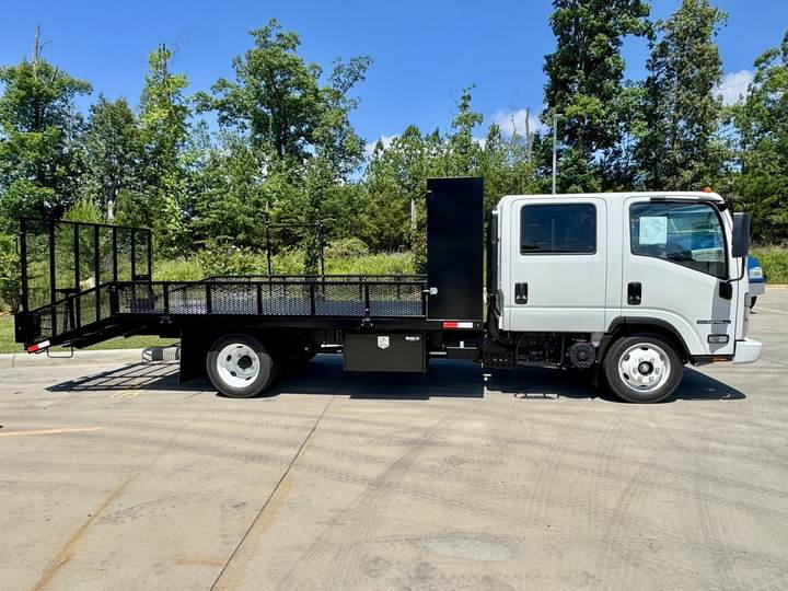 2027 Isuzu Npr-hd Cab and Chassis, exterior photo 4