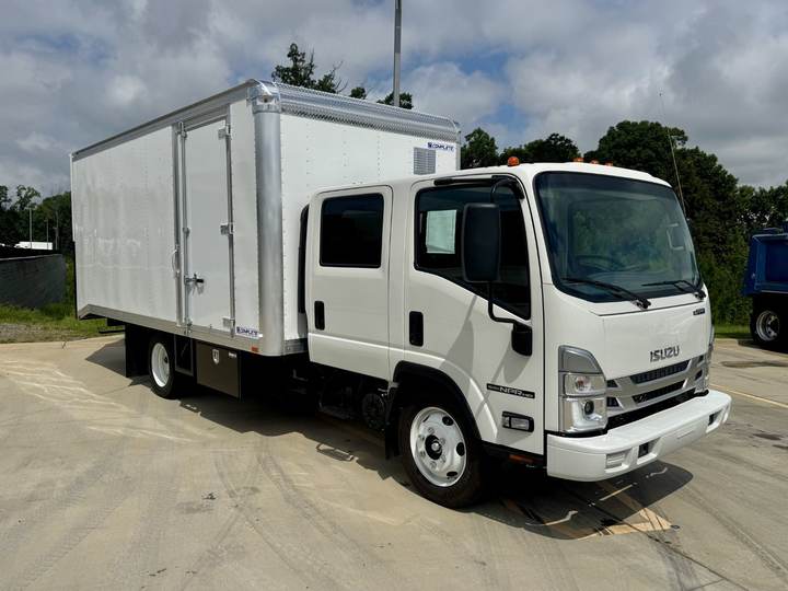 2027 Isuzu Npr-hd Cab and Chassis, exterior photo 1