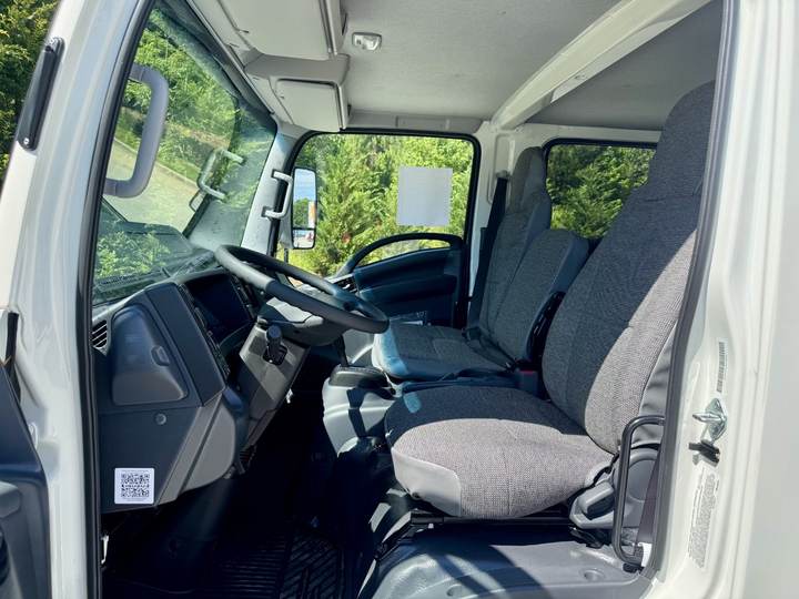 2027 Isuzu Npr-hd Cab and Chassis, interior photo 7