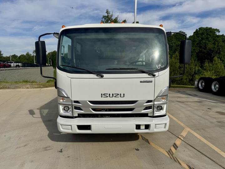 2027 Isuzu Npr-hd Cab and Chassis, exterior photo 4