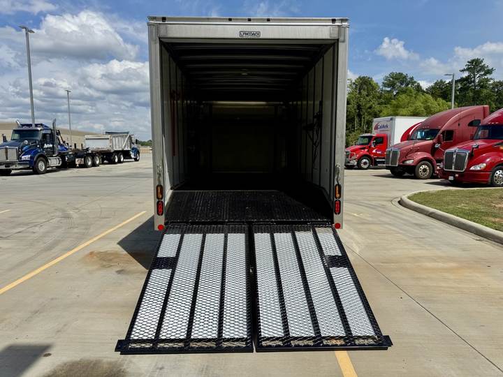2027 Isuzu Npr-hd Cab and Chassis, exterior photo 4