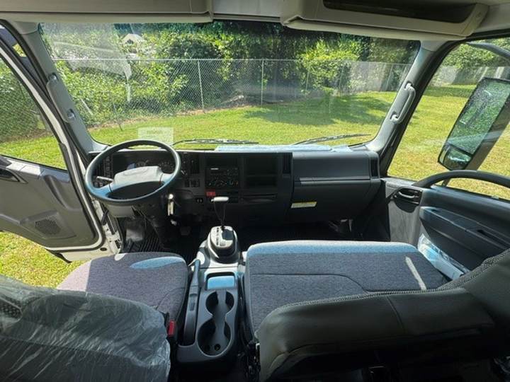 2027 Isuzu Npr-hd Cab and Chassis, interior photo 7