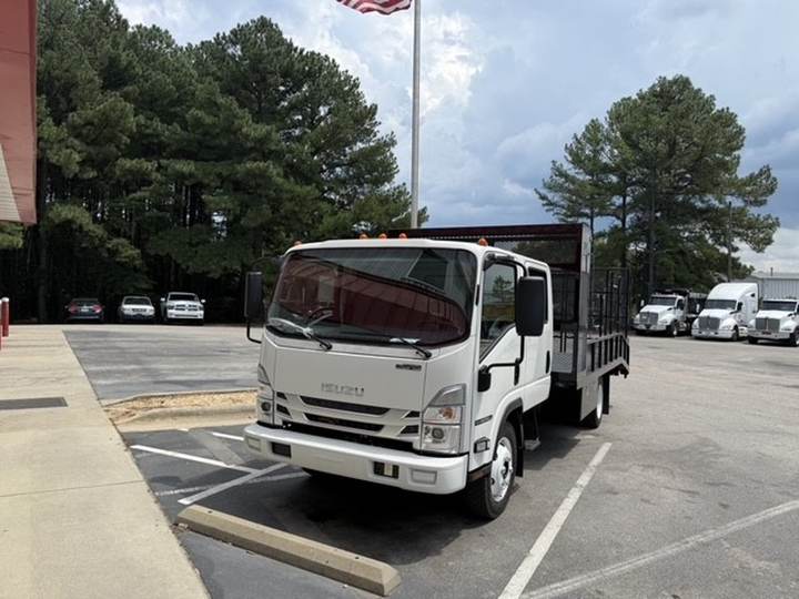 2027 Isuzu Npr-hd Cab and Chassis, exterior photo 3
