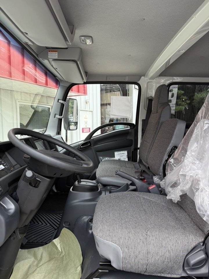 2027 Isuzu Npr-hd Cab and Chassis, interior photo 7
