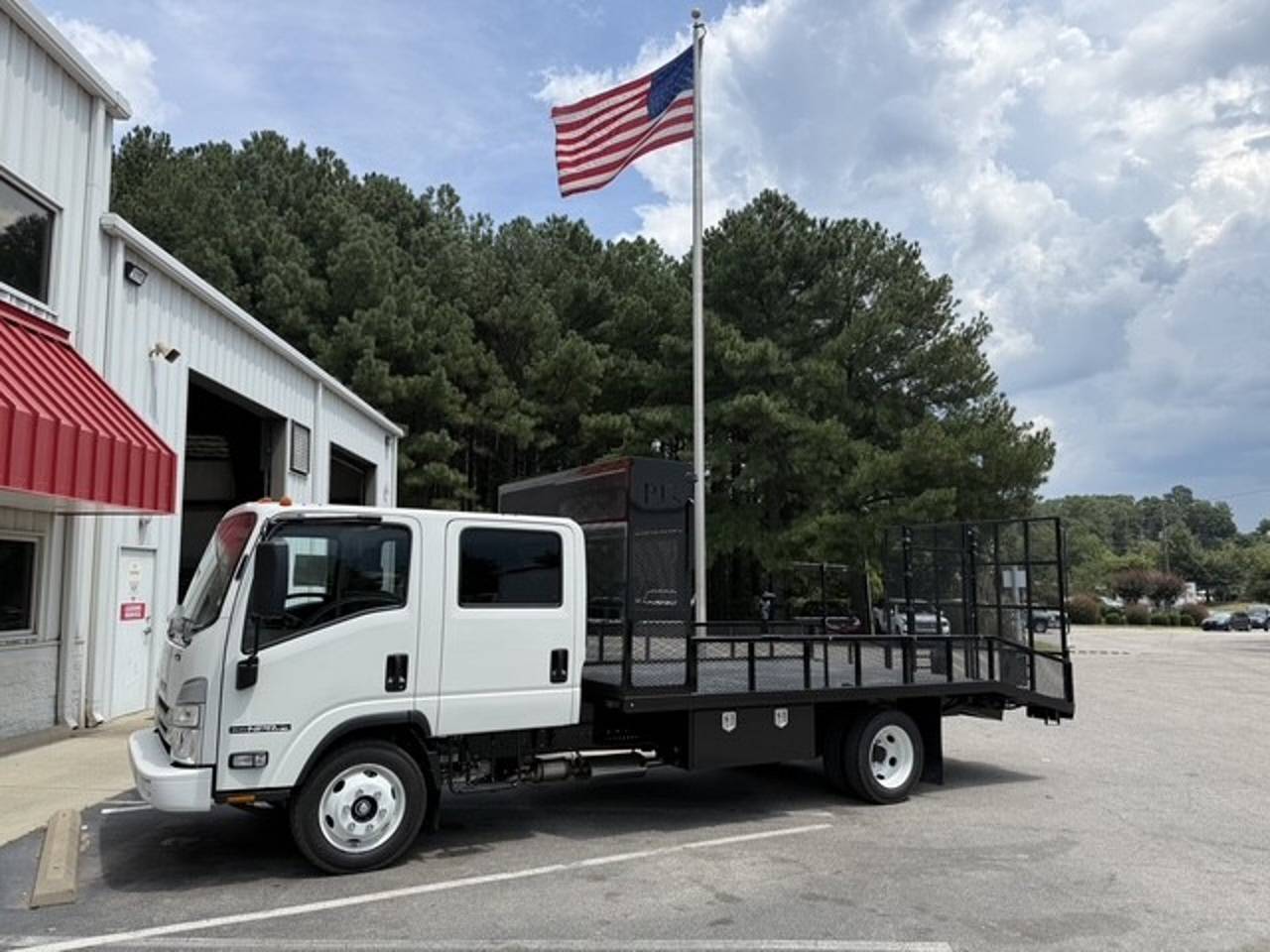 2027 Isuzu Npr-hd Cab and Chassis, exterior photo 1