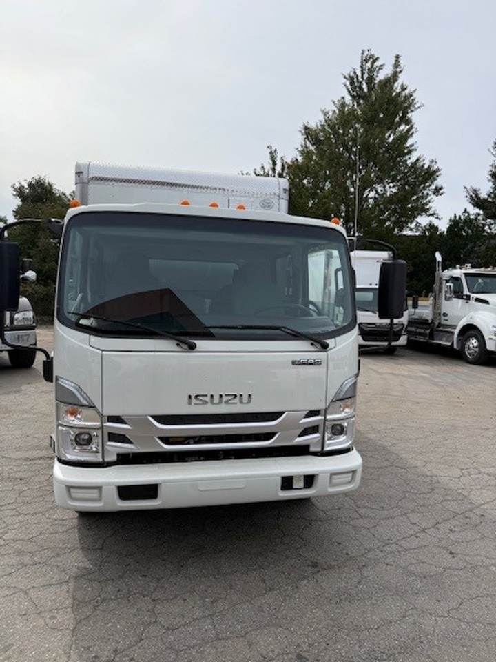2027 Isuzu Npr-hd Cab and Chassis, exterior photo 2