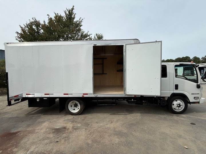 2027 Isuzu Npr-hd Cab and Chassis, exterior photo 4