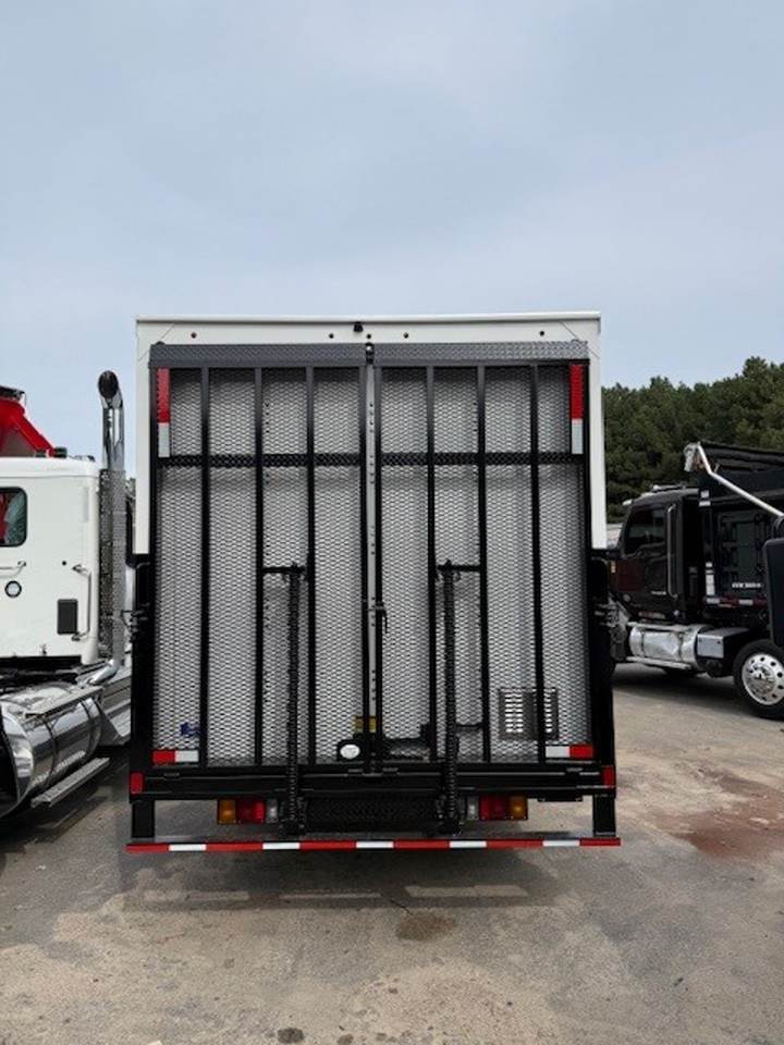2027 Isuzu Npr-hd Cab and Chassis, exterior photo 5