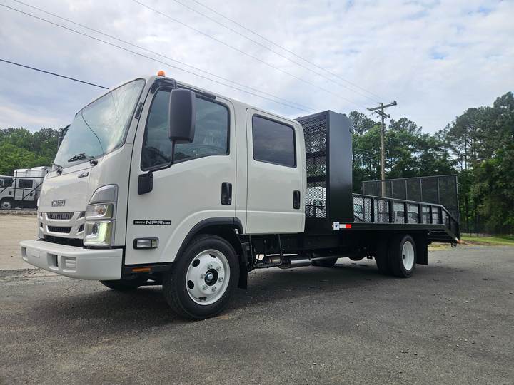 2027 Isuzu Npr-hd Landscape Truck, exterior photo 2