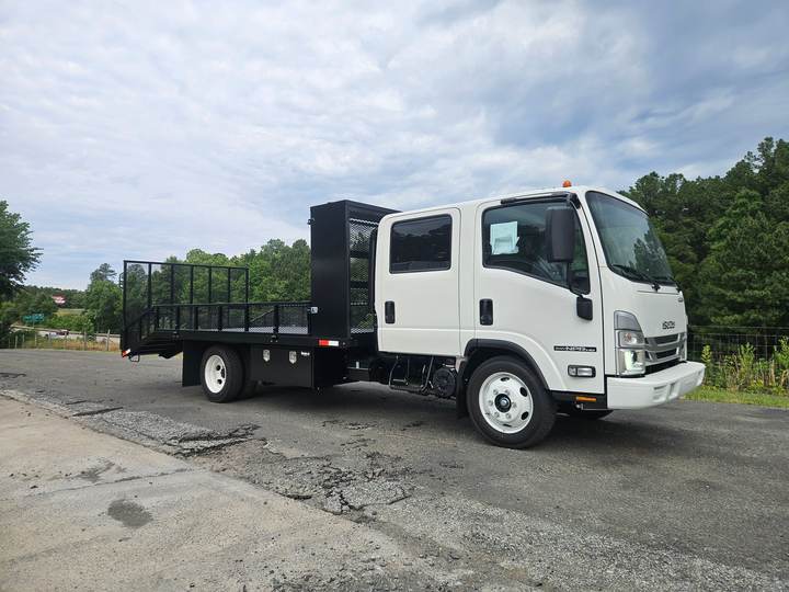 2027 Isuzu Npr-hd Landscape Truck, exterior photo 1