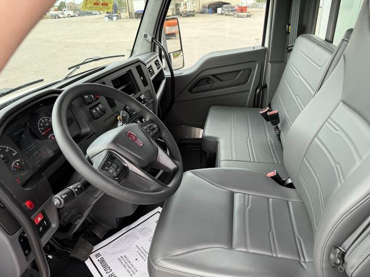 2027 Kenworth T280 Box Truck, interior photo 7