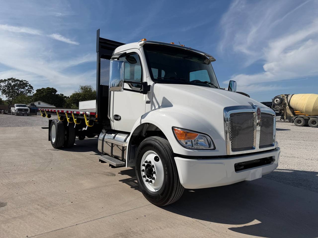 2027 Kenworth T280 Dump Truck, exterior photo 1