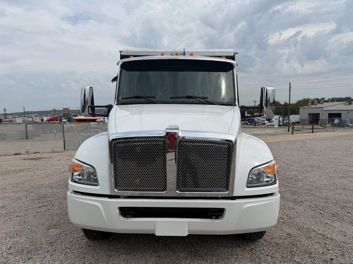 2027 Kenworth T280 Dump Truck, exterior photo 3
