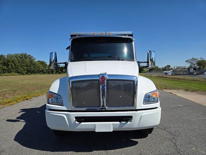 2027 Kenworth T280 Dump Truck, exterior photo 3