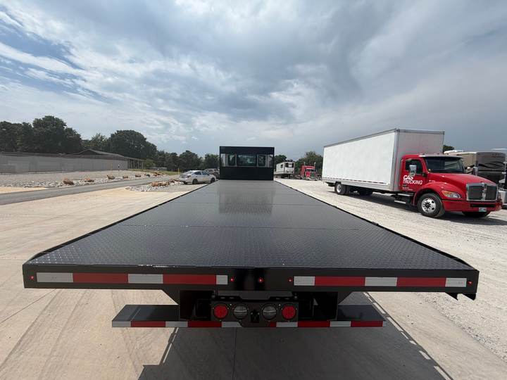 2027 Kenworth T280 Flatbed Truck, exterior photo 4