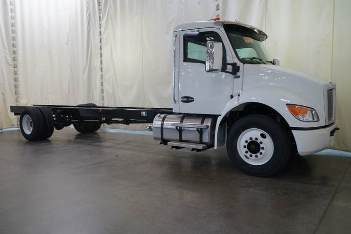 2027 Kenworth T280 Flatbed Truck, exterior photo 1