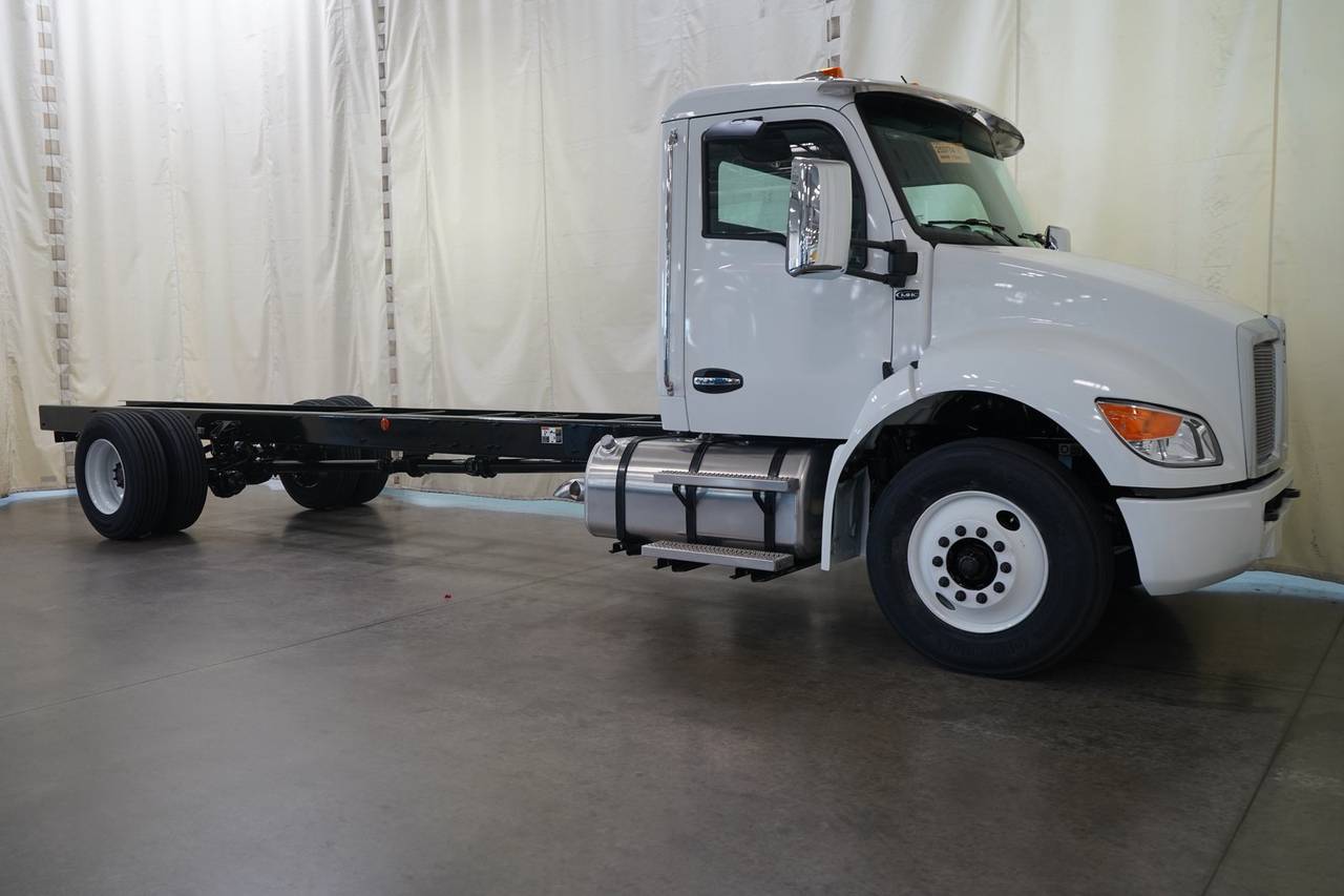 2027 Kenworth T280 Flatbed Truck, exterior photo 1