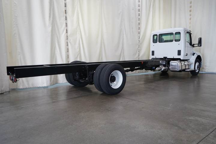 2027 Kenworth T280 Flatbed Truck, exterior photo 2