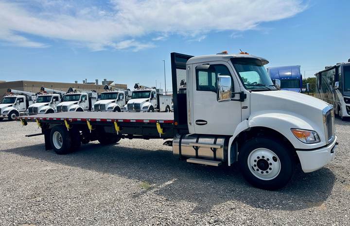 2027 Kenworth T280 Flatbed Truck, exterior photo 1