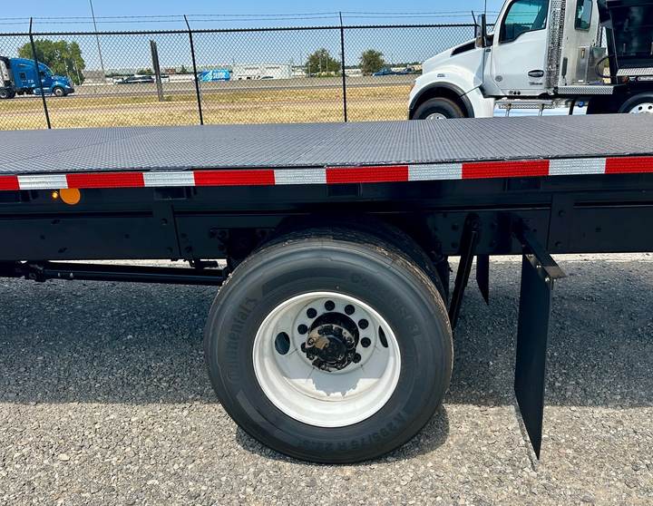 2027 Kenworth T280 Flatbed Truck, exterior photo 3