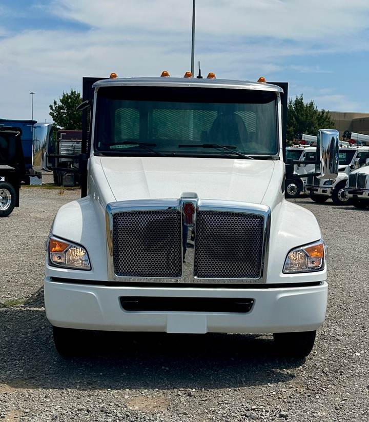 2027 Kenworth T280 Flatbed Truck, exterior photo 4