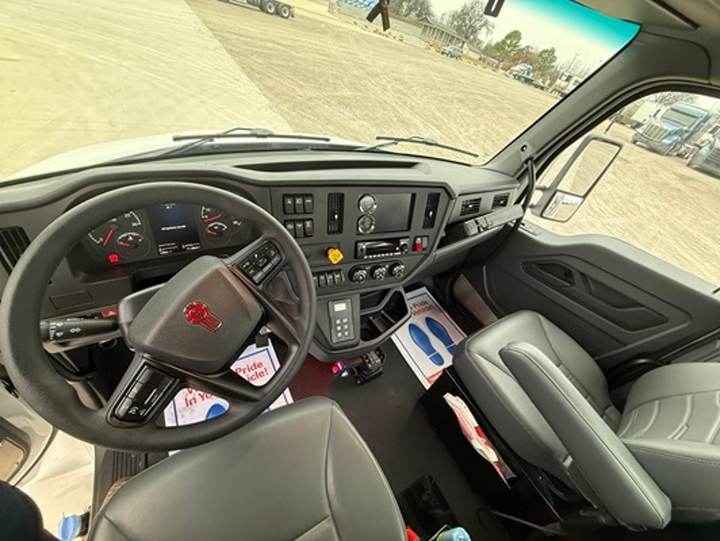 2027 Kenworth T280 Service Truck, interior photo 5