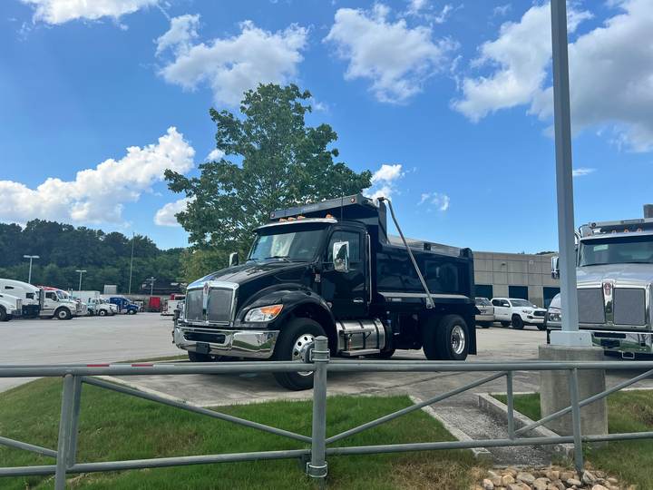 2027 Kenworth T380 Dump Truck, exterior photo 3