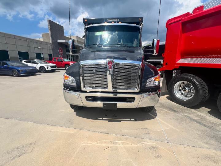 2027 Kenworth T380 Dump Truck, exterior photo 5