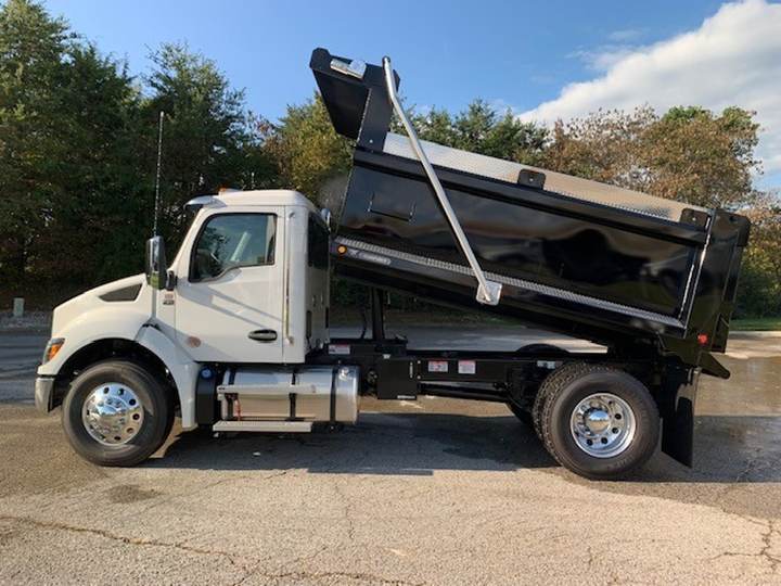 2027 Kenworth T380 Dump Truck, exterior photo 3