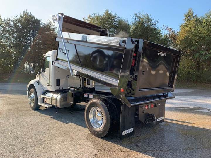 2027 Kenworth T380 Dump Truck, exterior photo 6