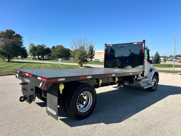 2027 Kenworth T380 Flatbed Truck, exterior photo 5