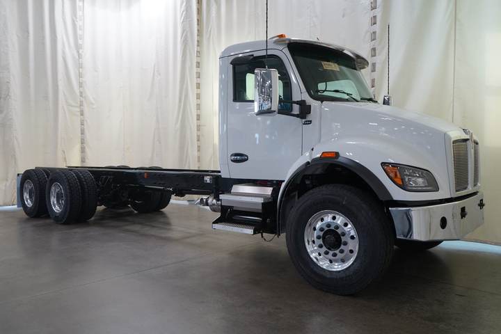2027 Kenworth T480 Flatbed Truck, exterior photo 1