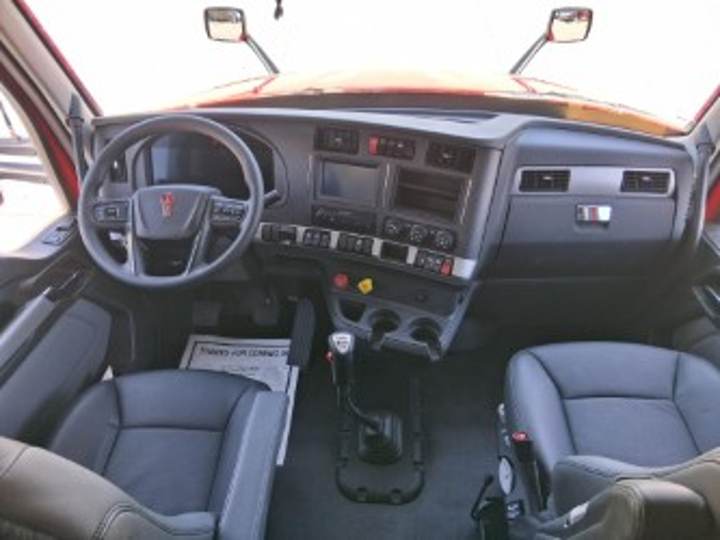 2027 Kenworth T680 76" Raised Roof Sleeper, interior photo 8