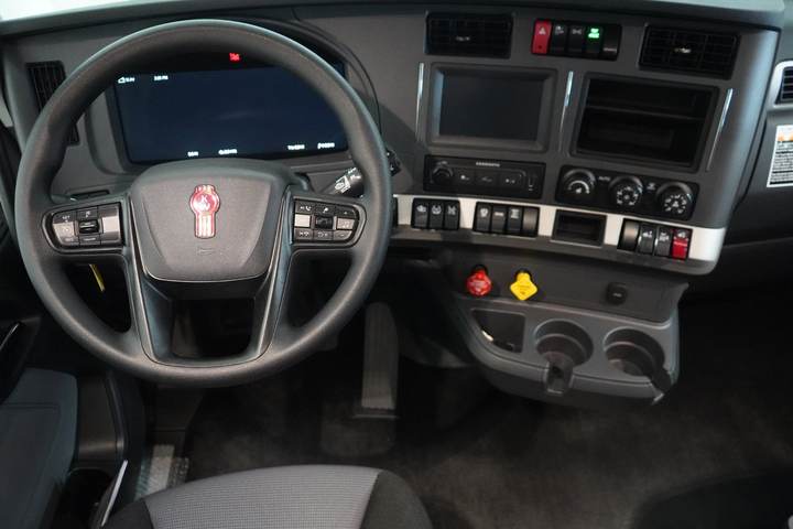 2027 Kenworth T680 76" Raised Roof Sleeper, interior photo 4