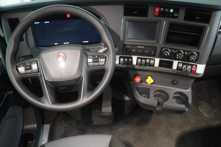 2027 Kenworth T680 76" Raised Roof Sleeper, interior photo 4