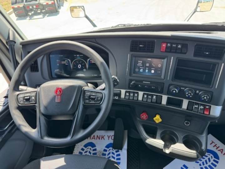 2027 Kenworth T680 76" Raised Roof Sleeper, interior photo 7