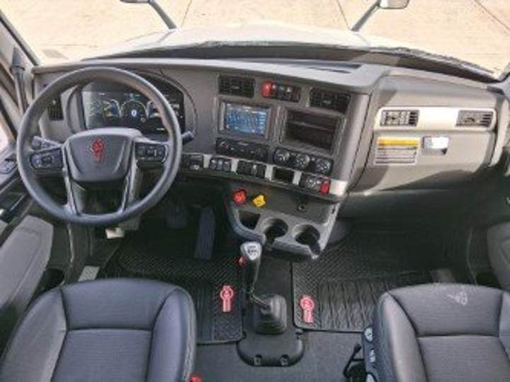 2027 Kenworth T680 76" Raised Roof Sleeper, interior photo 6