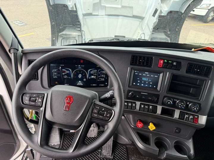 2027 Kenworth T680 76" Raised Roof Sleeper, interior photo 5