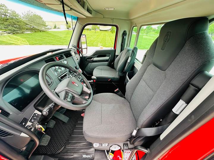 2027 Kenworth T880 Day Cab, interior photo 4