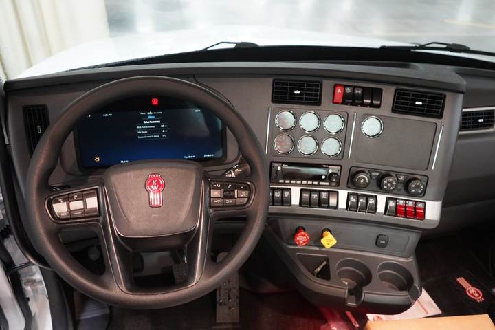 2027 Kenworth T880 Day Cab, interior photo 3