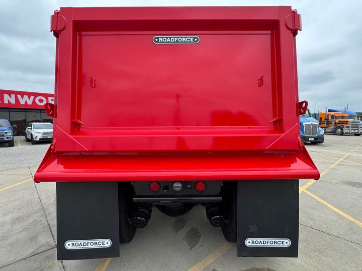 2027 Kenworth T880 Quad Axle Dump Truck, exterior photo 3