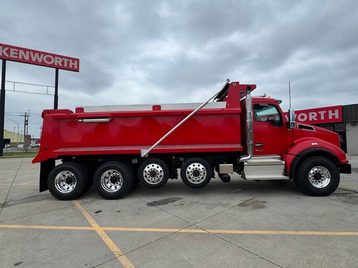 2027 Kenworth T880 Quad Axle Dump Truck, exterior photo 5