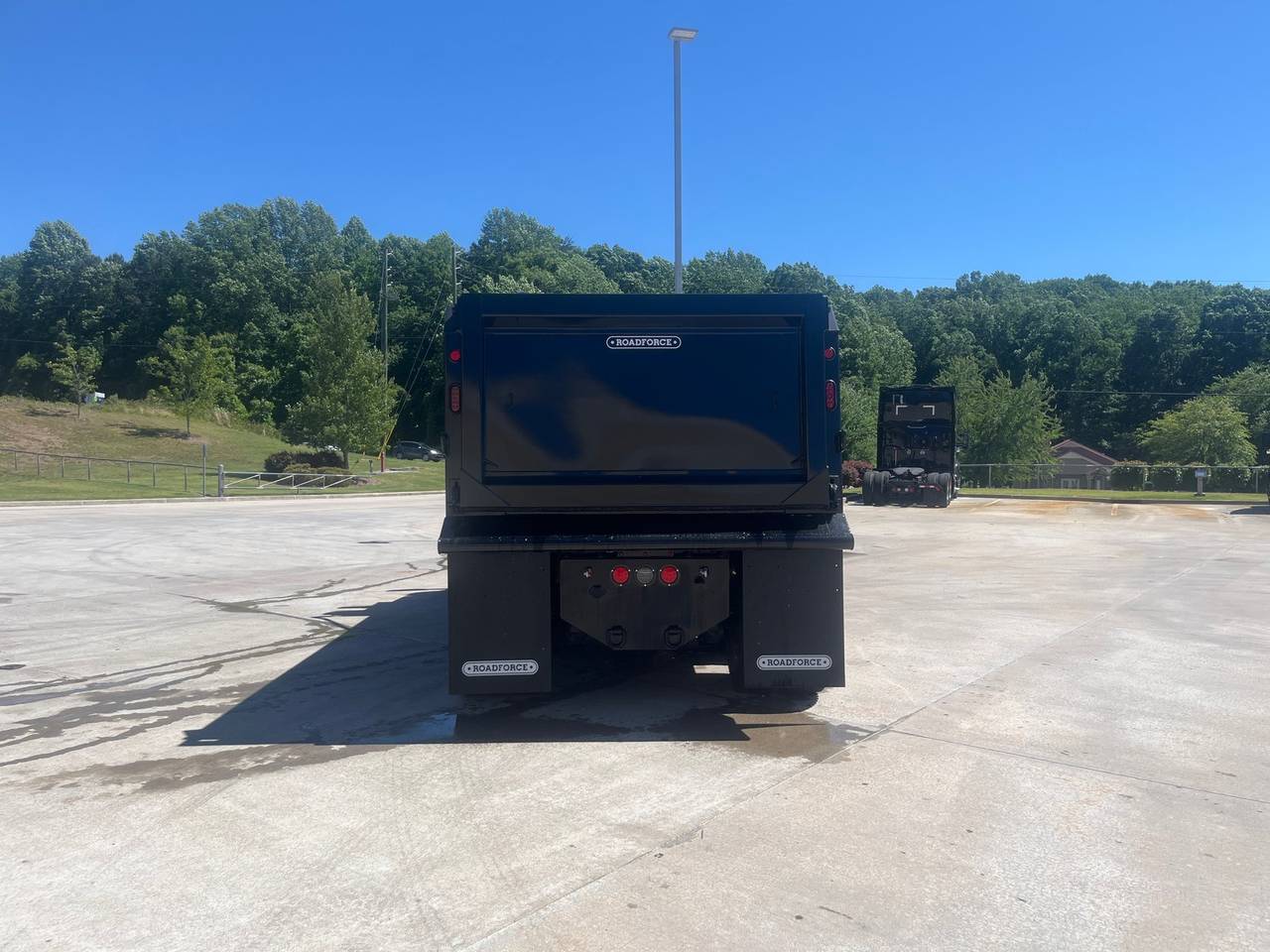 2027 Kenworth T880 Tandem Dump Truck, exterior photo 2