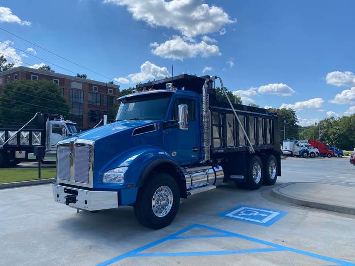2027 Kenworth T880 Tandem Dump Truck, exterior photo 1