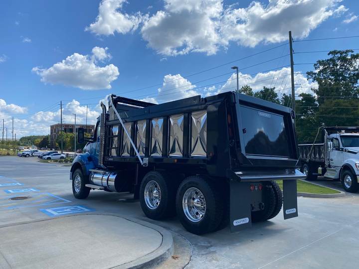 2027 Kenworth T880 Tandem Dump Truck, exterior photo 5